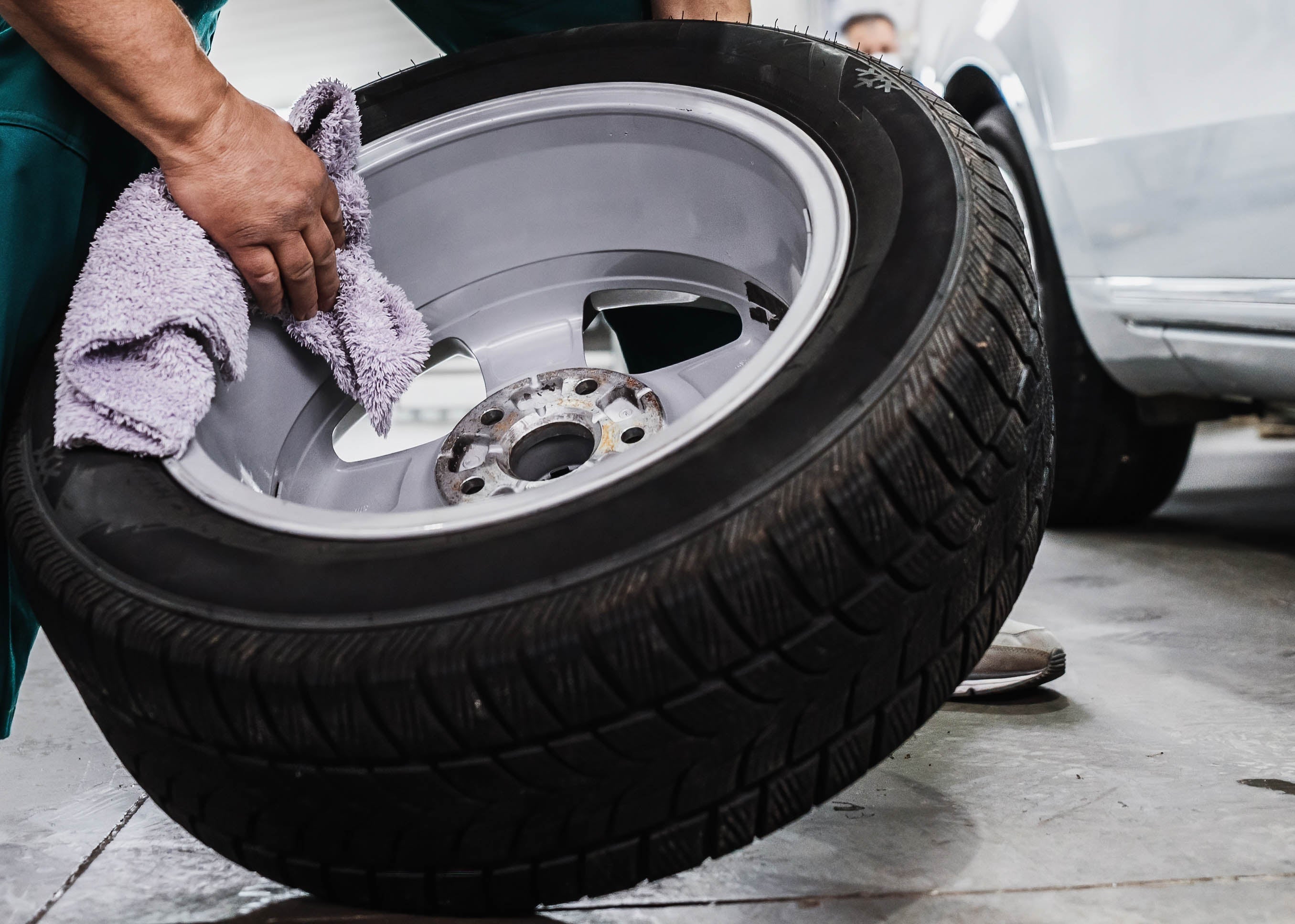 photo showing the cleaning of a wheel using our industrial cleaning products