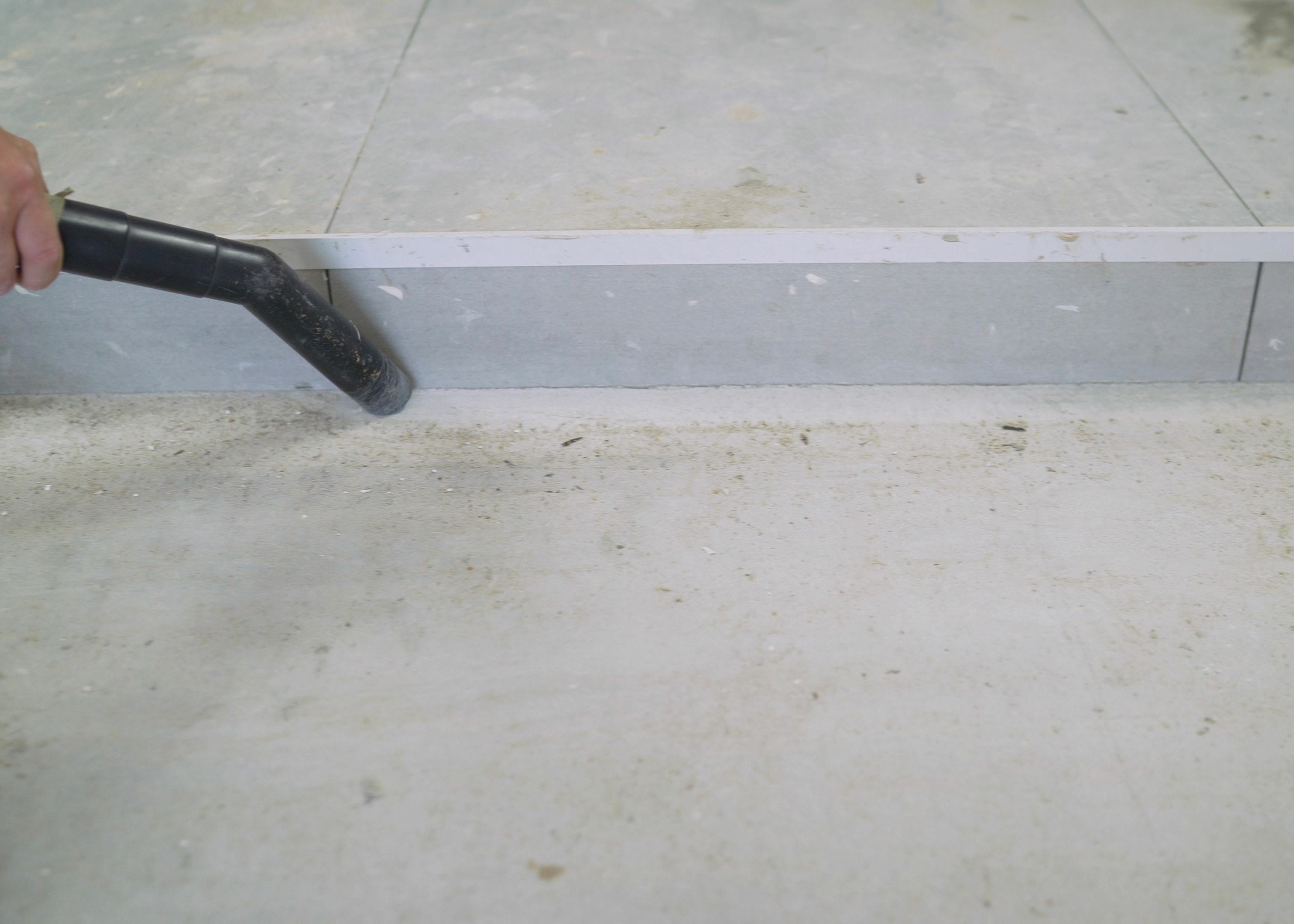 photo showing dust in a factory setting which can be held by using our Protecnet H
