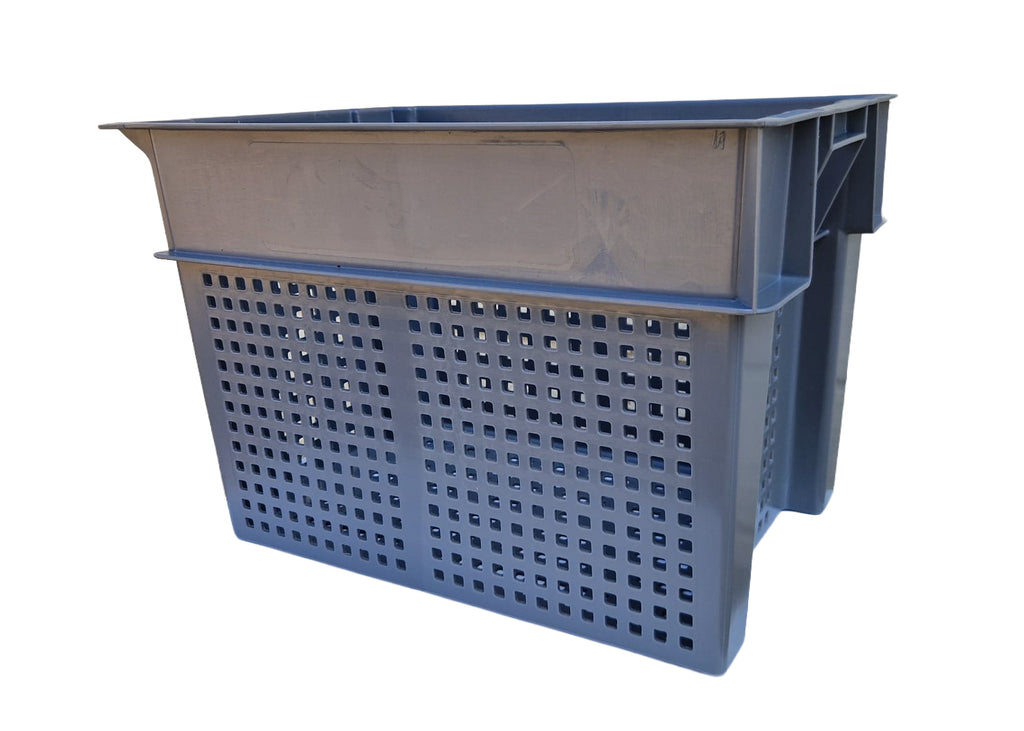 Our filtration box is used to remove paint, glue, and lacquer from industrial waste water such as from spray booths
